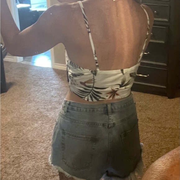 Cute crop! - Picture 2 of 2